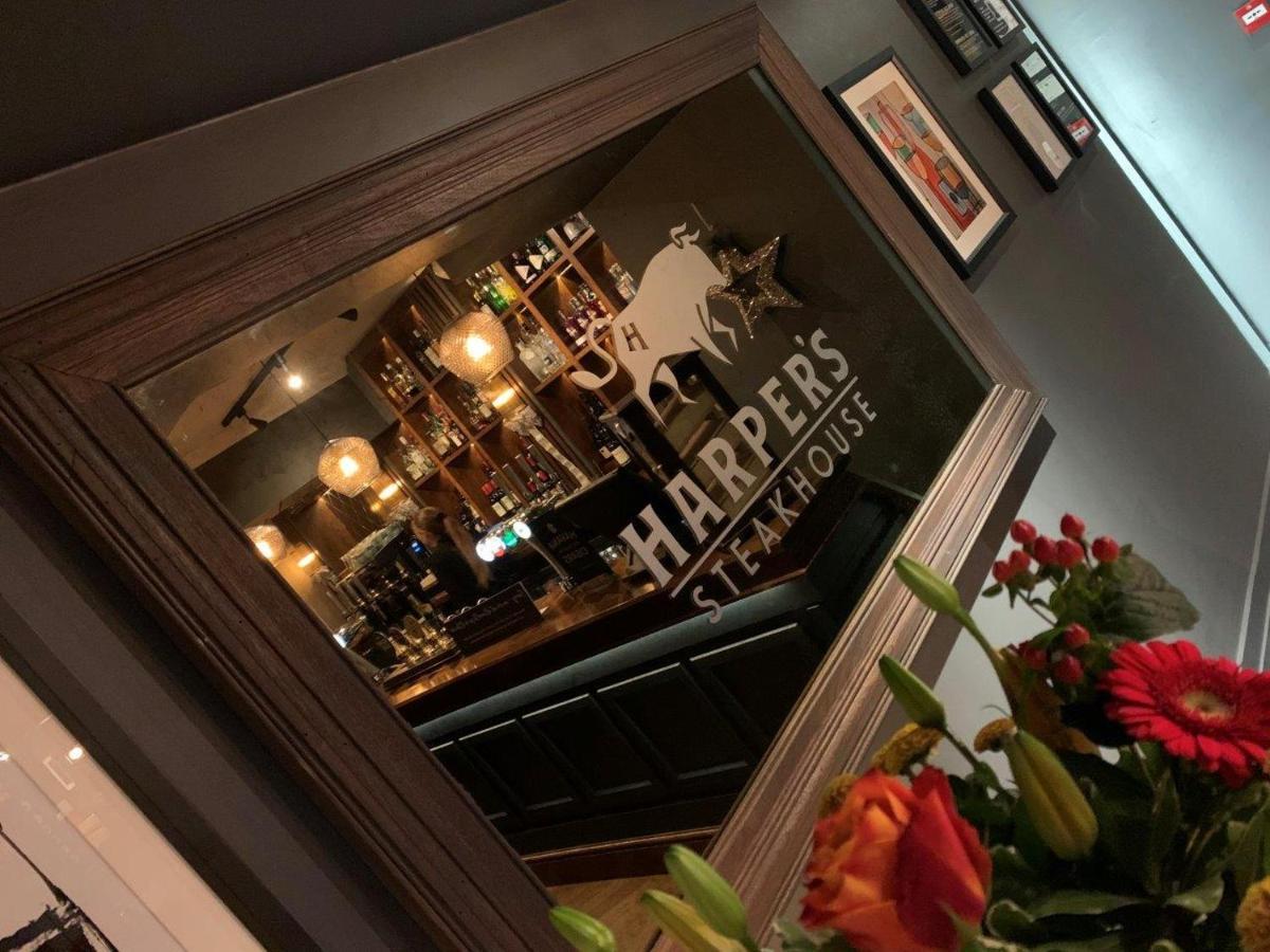 Harper'S Steakhouse With Rooms, Haslemere Kültér fotó